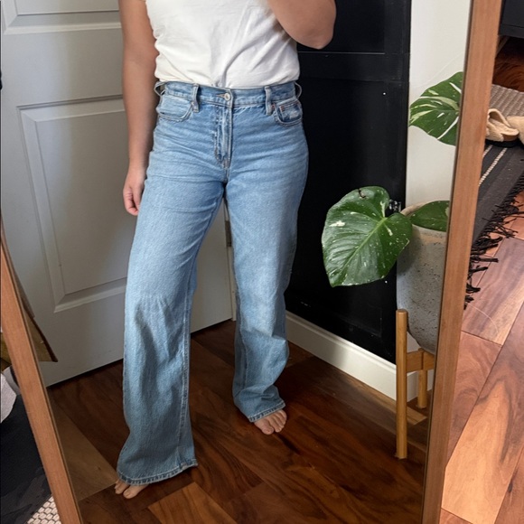 American Eagle Strigid High Waisted Stovepipe Jeans. Size 0 regular (run big) - Picture 10 of 10